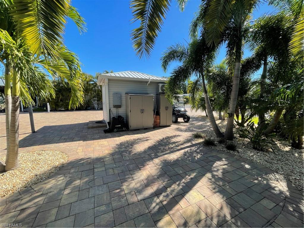5861 Maplewood Ct Property Photo 17