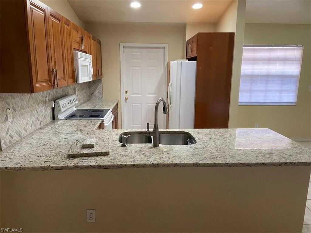 540 Thomas Sherwin Ave S Property Photo 6