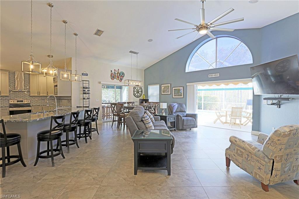 1579 Whispering Oaks Cir Property Photo 4