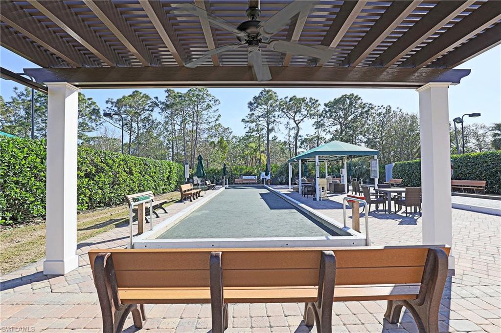 1579 Whispering Oaks Cir Property Photo 34