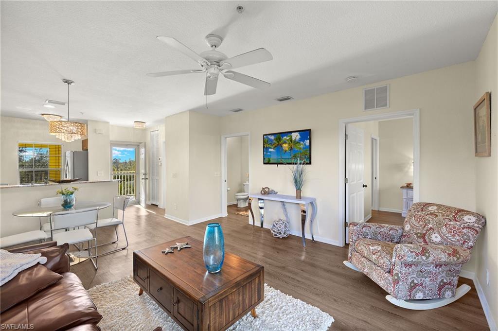 2060 Willow Hammock Cir # 304 Property Photo 4