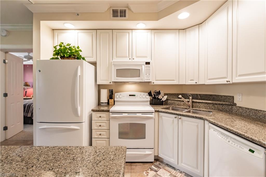 2825 Palm Beach Blvd # 203 Property Photo 6