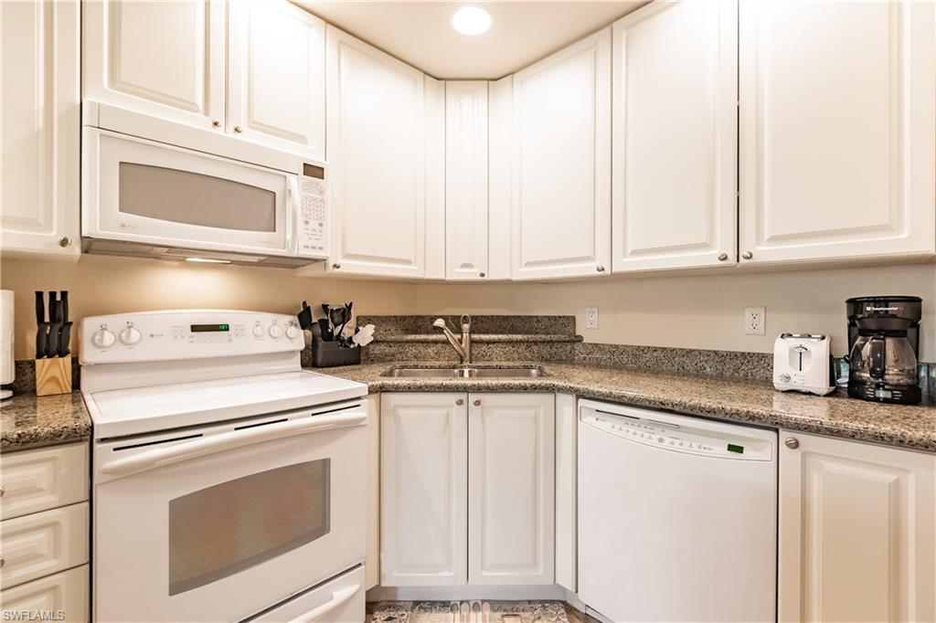2825 Palm Beach Blvd # 203 Property Photo 8