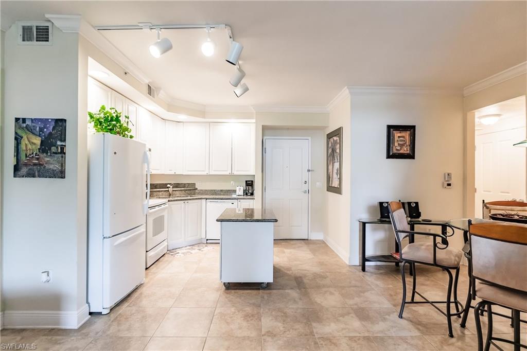 2825 Palm Beach Blvd # 203 Property Photo 13