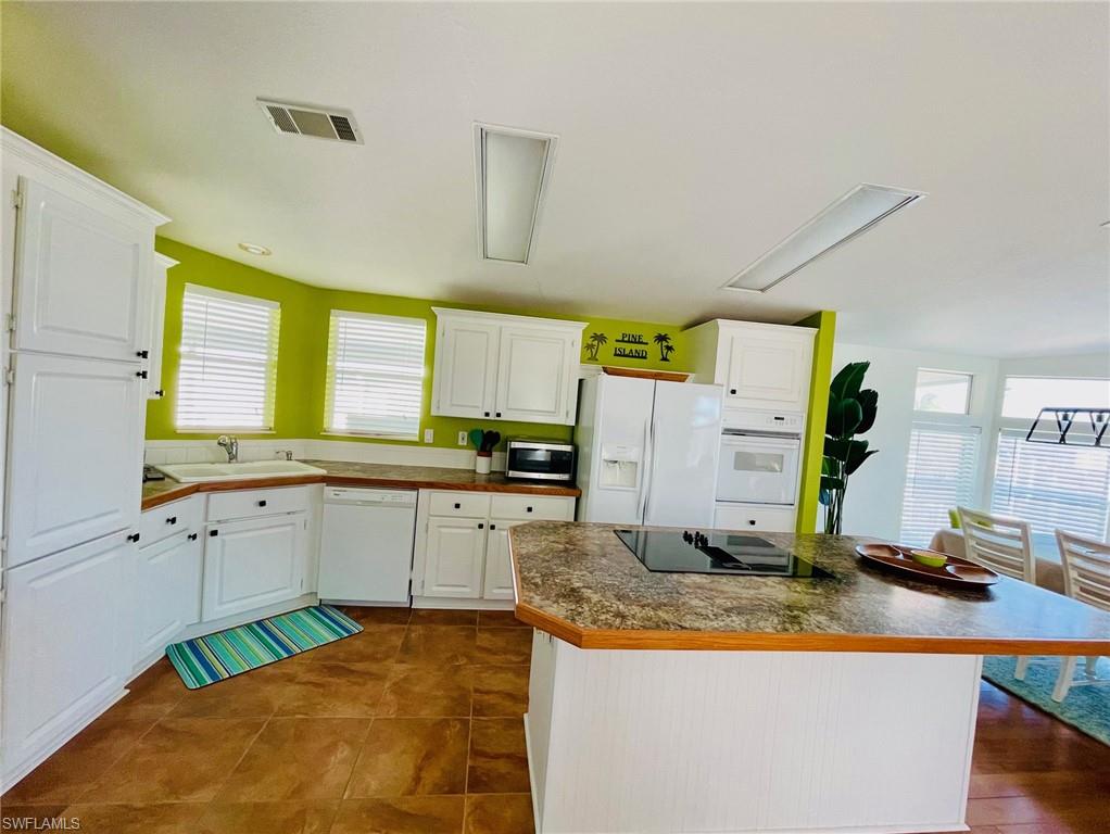 3096 Harpoon Ln Property Photo 6