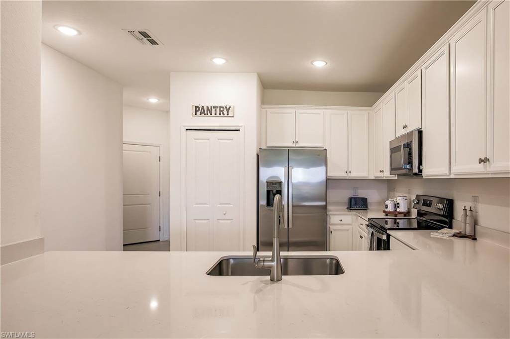 1778 Alameda Dr Property Photo 4