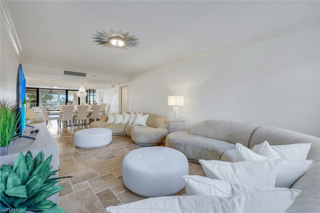 6597 Nicholas Blvd # 306 Property Photo 10