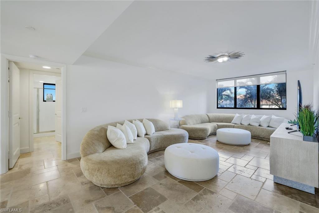 6597 Nicholas Blvd # 306 Property Photo 11