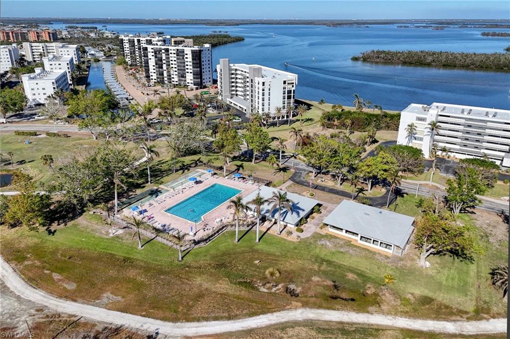 4253 Bay Beach Ln # G1 Property Photo 6