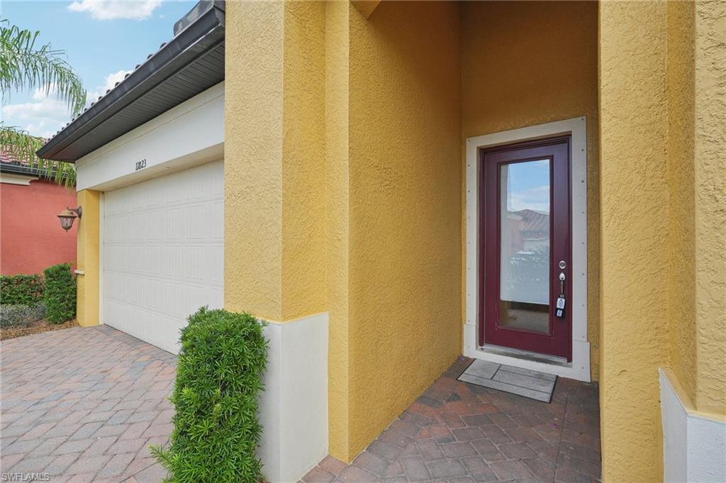 11823 Timbermarsh Ct Property Photo 4