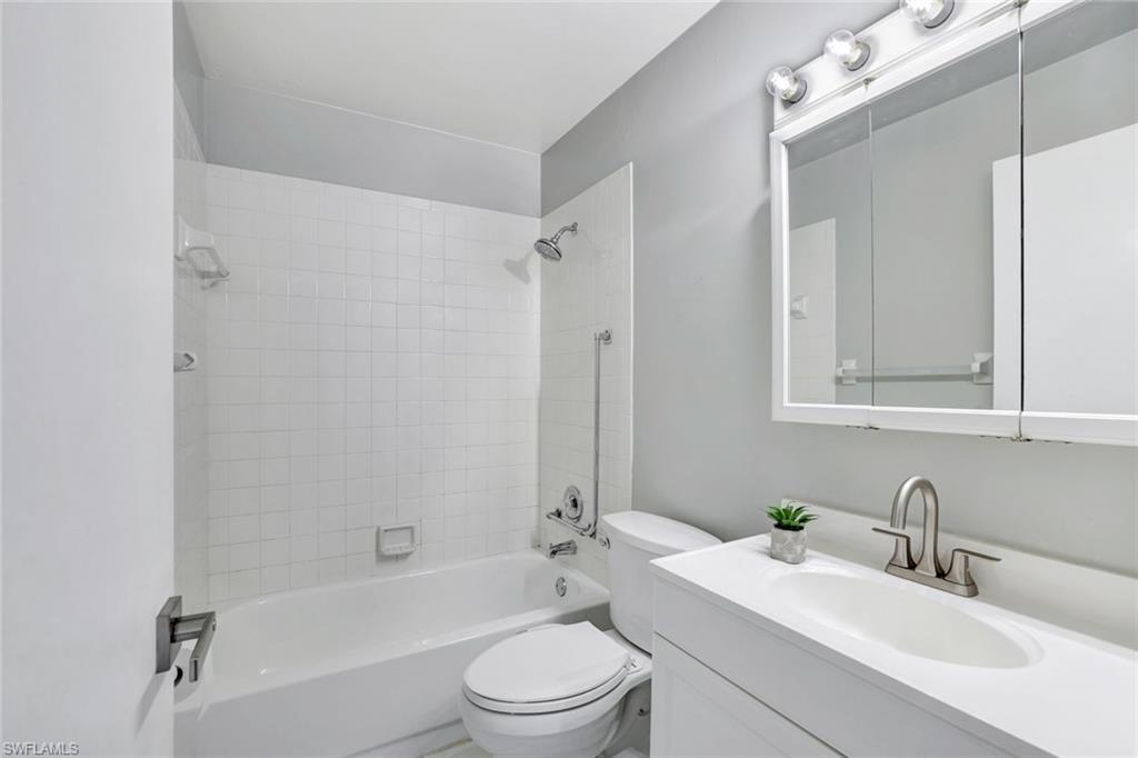 2668 Kings Lake Blvd # 203 Property Photo 12