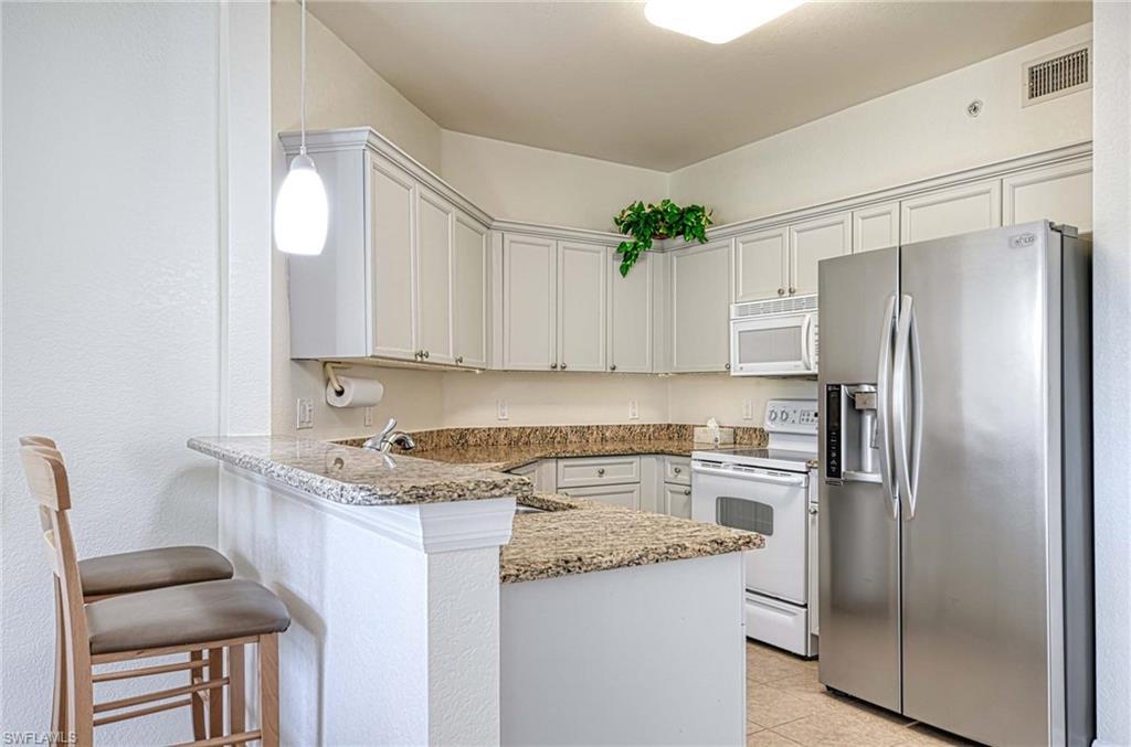 10041 Lake Cove Dr # 202 Property Photo 3