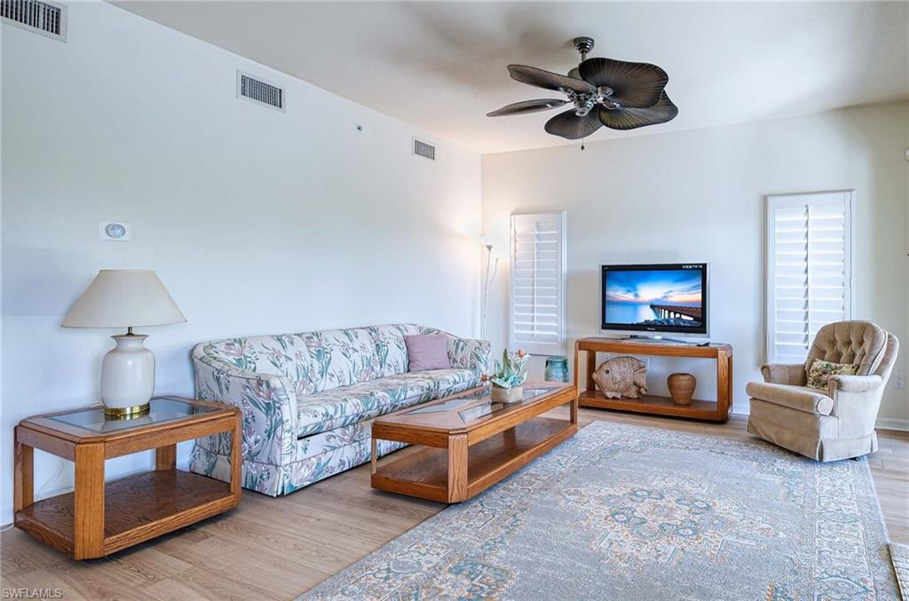 10041 Lake Cove Dr # 202 Property Photo 5