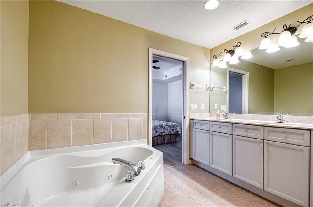10041 Lake Cove Dr # 202 Property Photo 12