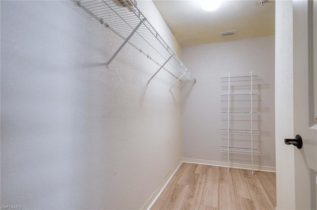 10041 Lake Cove Dr # 202 Property Photo 14