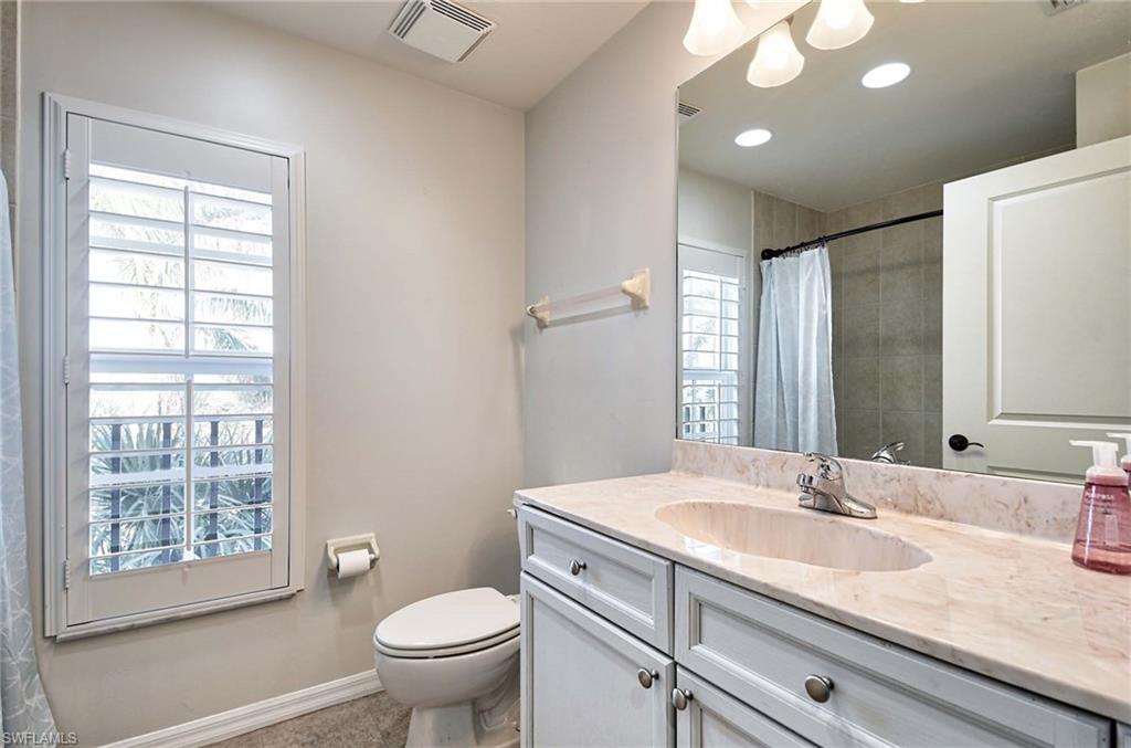 10041 Lake Cove Dr # 202 Property Photo 18