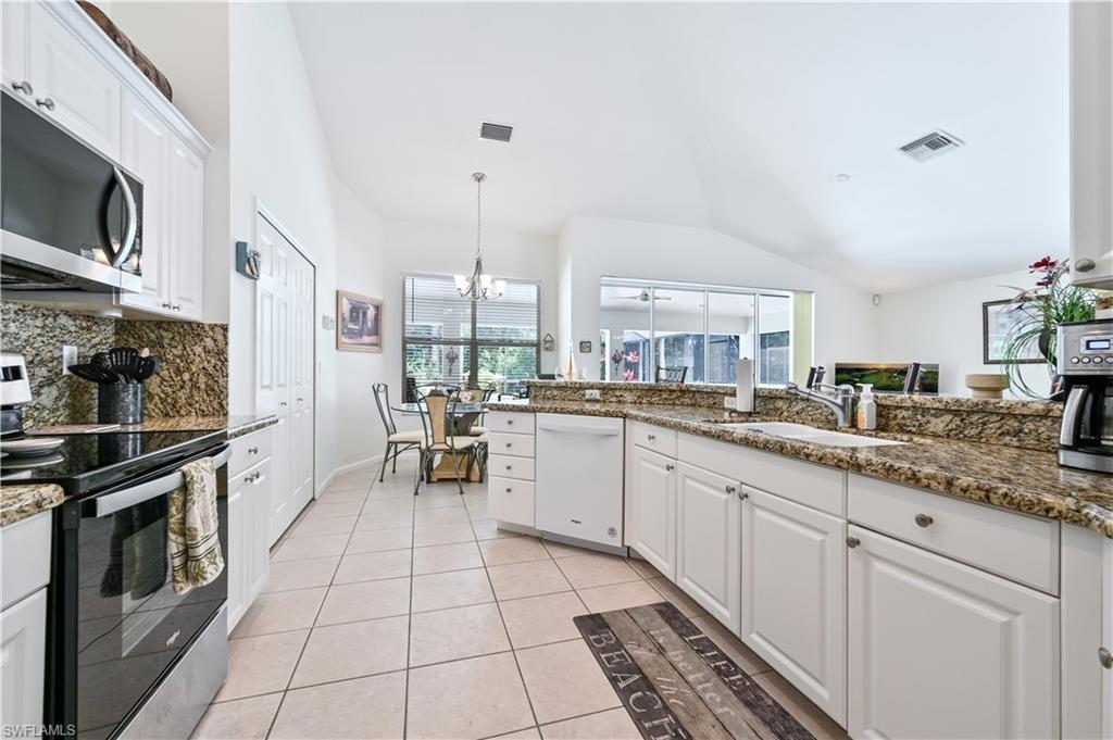 6453 Autumn Woods Blvd Property Photo 9
