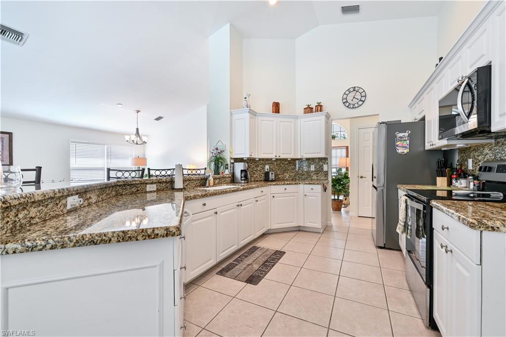 6453 Autumn Woods Blvd Property Photo 10