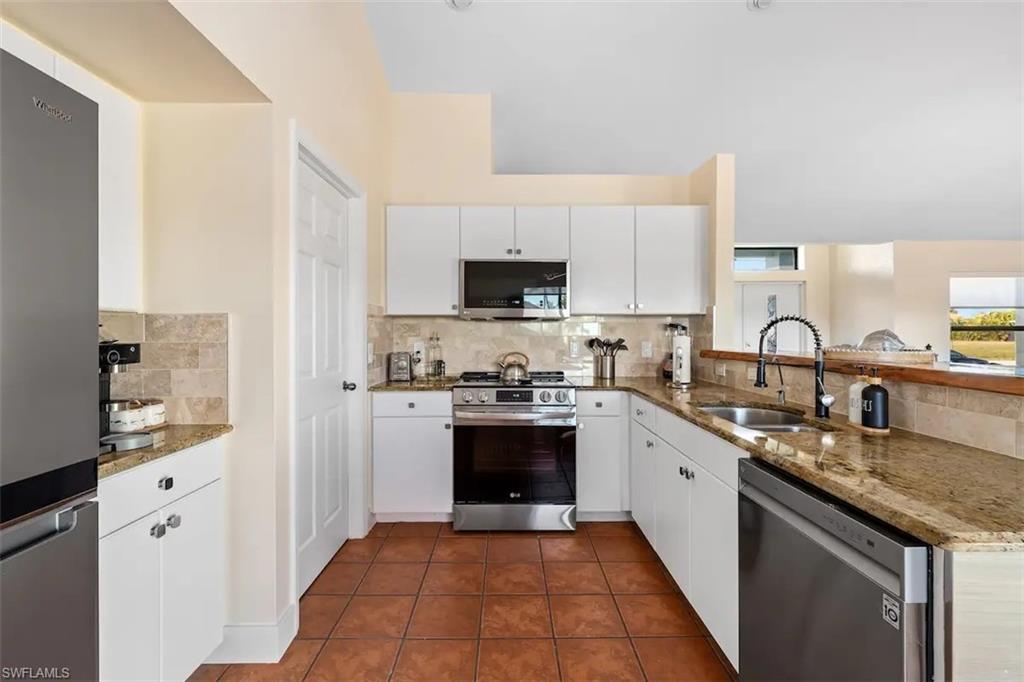 2724 Sw 1st Ter Property Photo 13