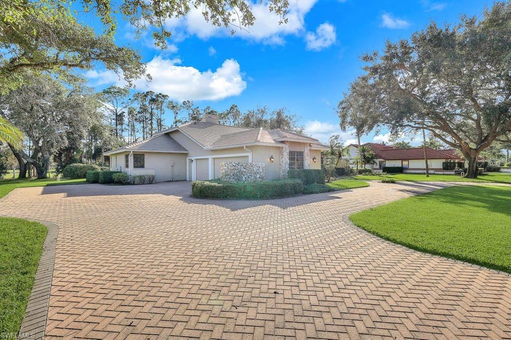 4556 Pond Apple Dr N Property Photo 7