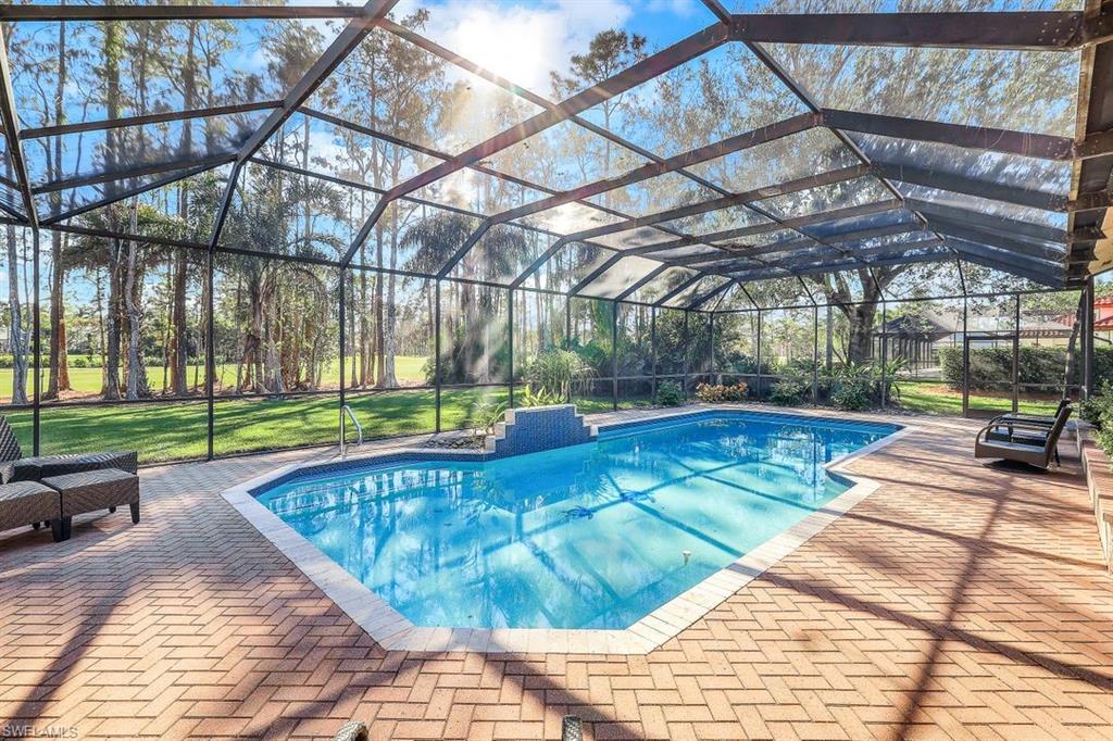 4556 Pond Apple Dr N Property Photo 12