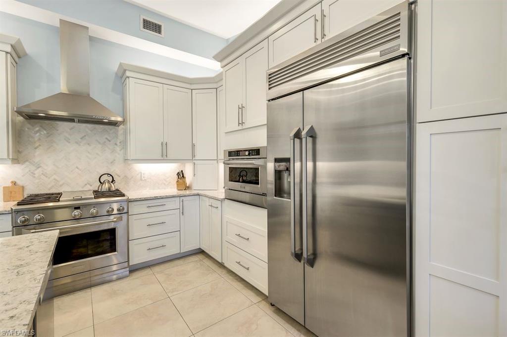 4556 Pond Apple Dr N Property Photo 27