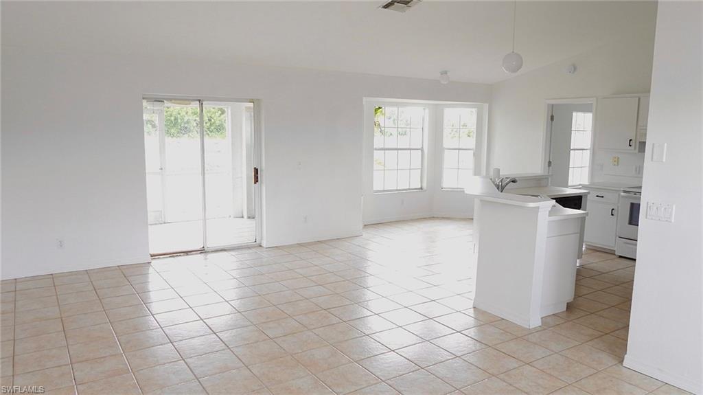 204 Roat St Property Photo 2