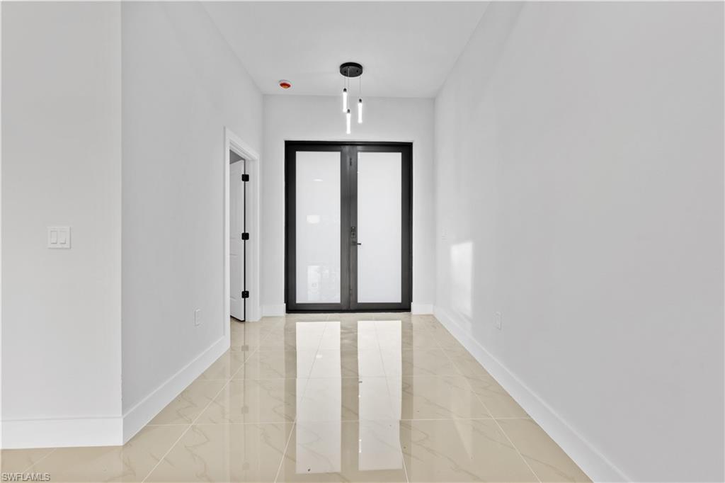456 Mercedes Ct Property Photo 4