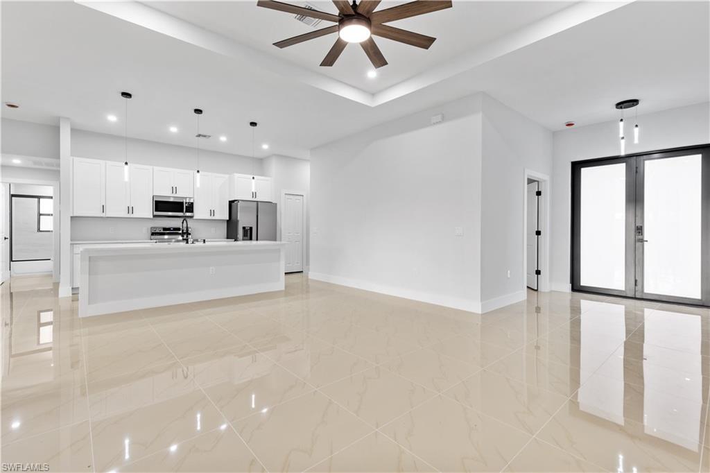 456 Mercedes Ct Property Photo 8