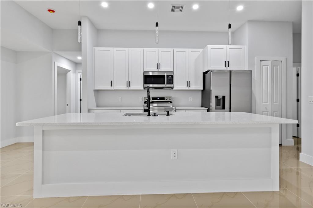 456 Mercedes Ct Property Photo 14