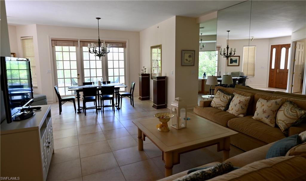 157 Colonade Cir Property Photo 4