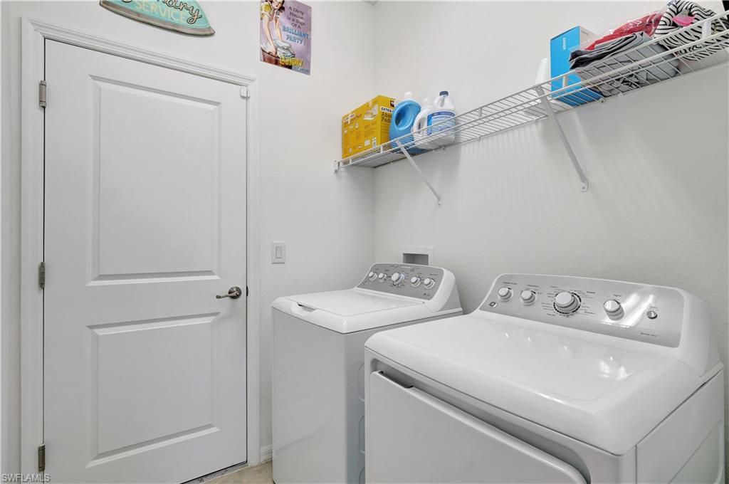 2122 Hamlin St Property Photo 22