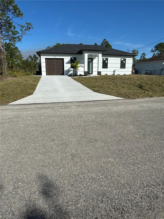 1115 Cumming St E Property Photo 2