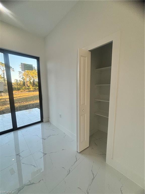1115 Cumming St E Property Photo 16