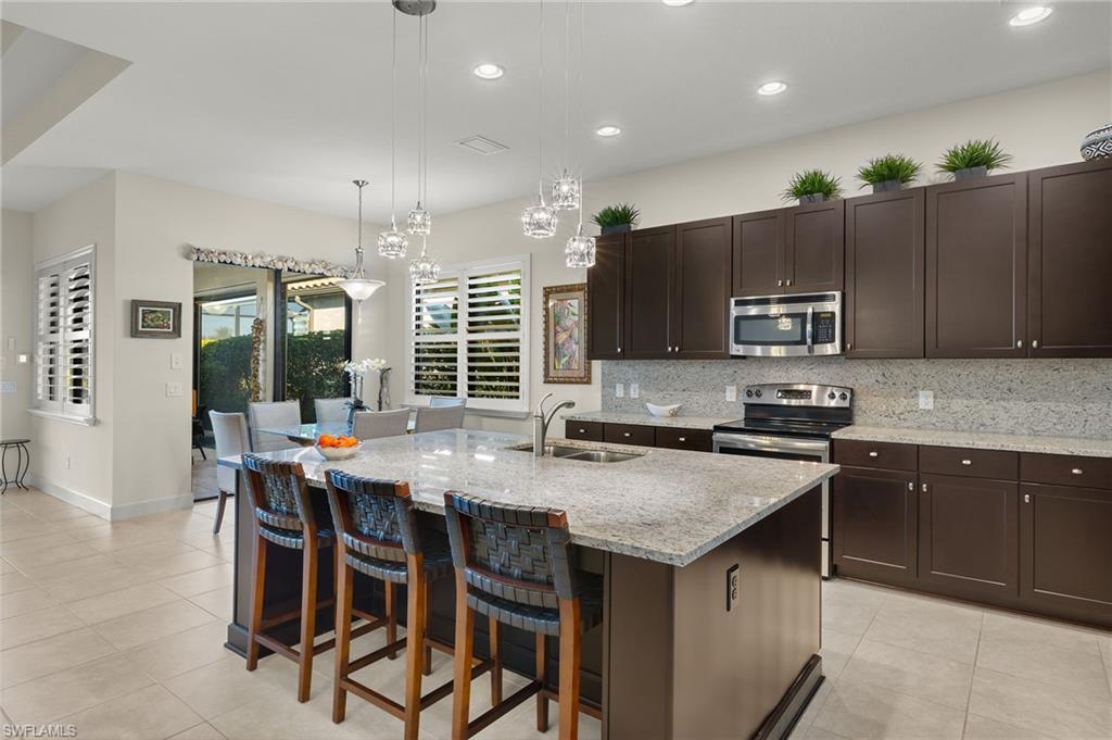 9200 Isla Bella Cir Property Photo 11