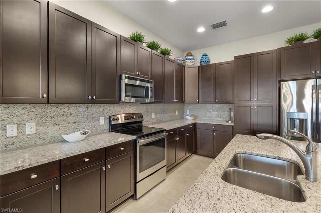 9200 Isla Bella Cir Property Photo 14