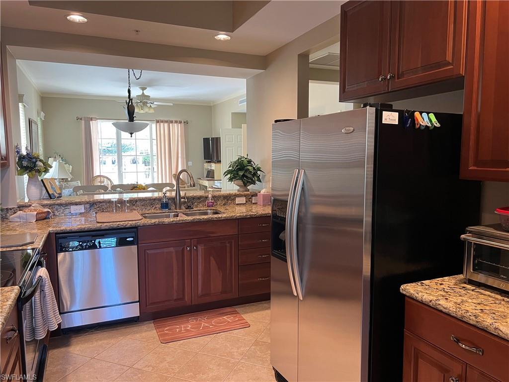 5068 Annunciation Cir # 4211 Property Photo 6