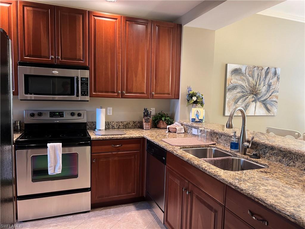 5068 Annunciation Cir # 4211 Property Photo 7