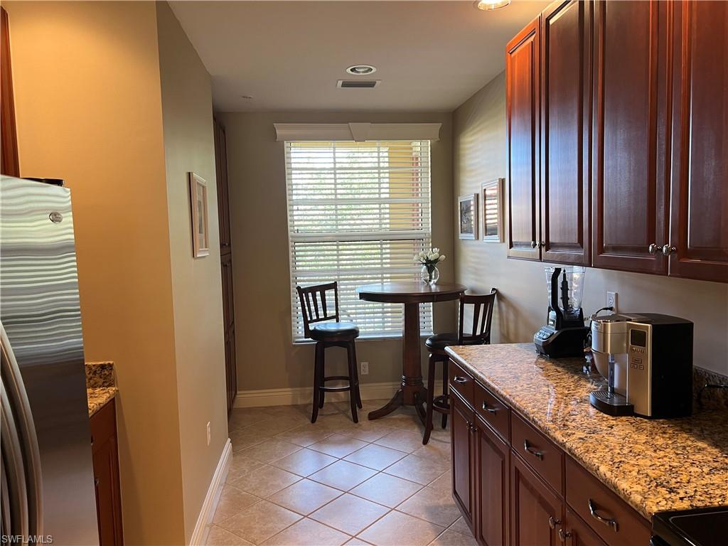 5068 Annunciation Cir # 4211 Property Photo 8