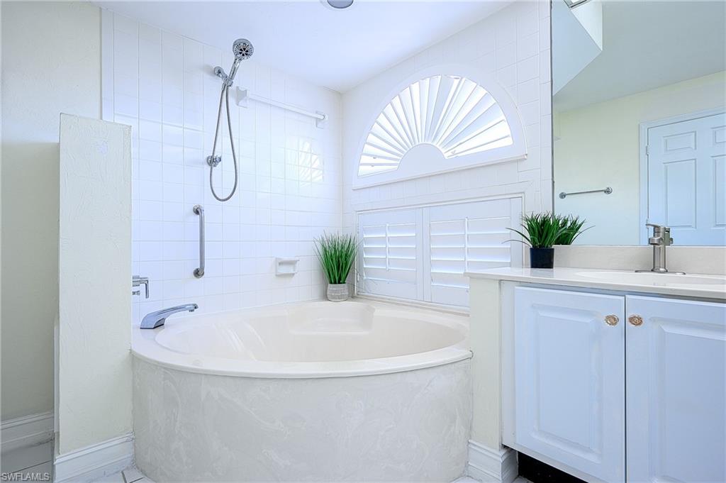 595 Beachwalk Cir # M103 Property Photo 23