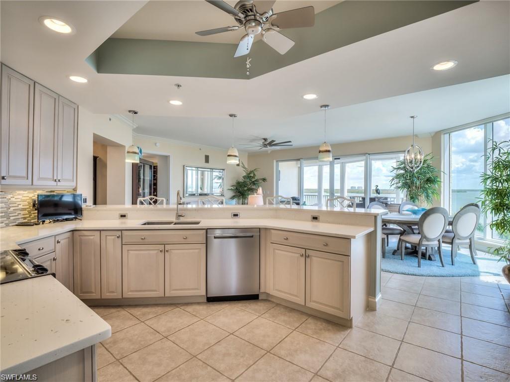 4137 Bay Beach Ln # 556 Property Photo 8