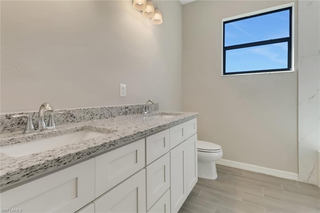 422 Ne 25th Ter Property Photo 10