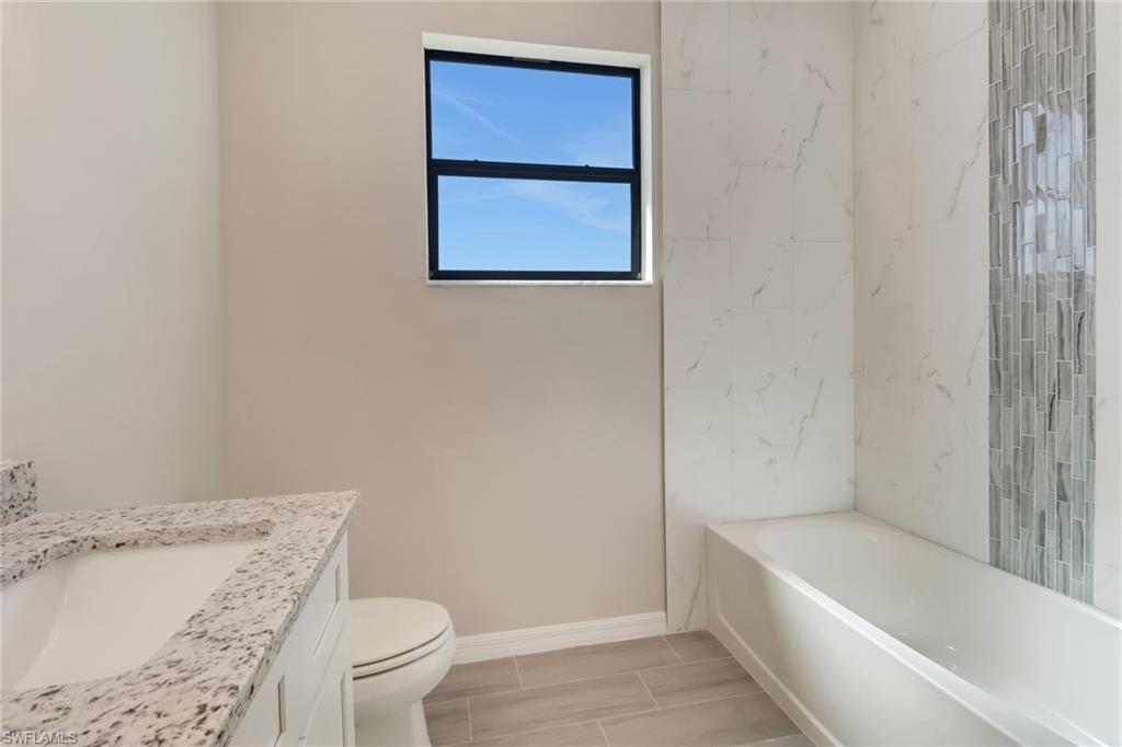 422 Ne 25th Ter Property Photo 11