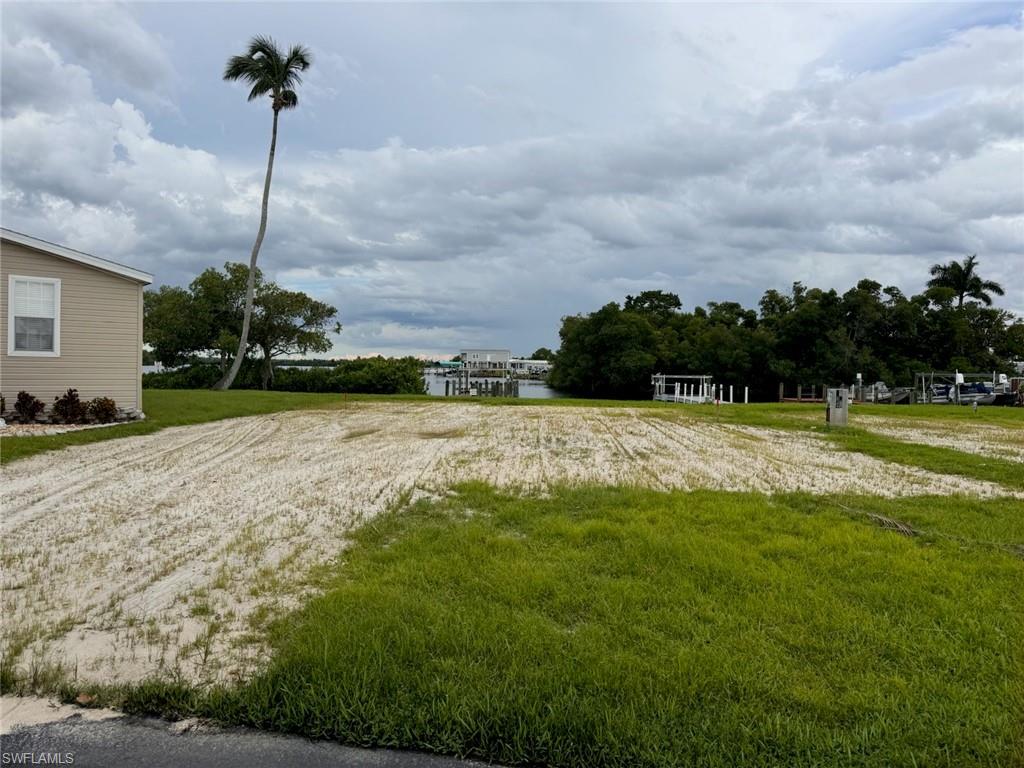 323 Shoreland DR Property Photo 1