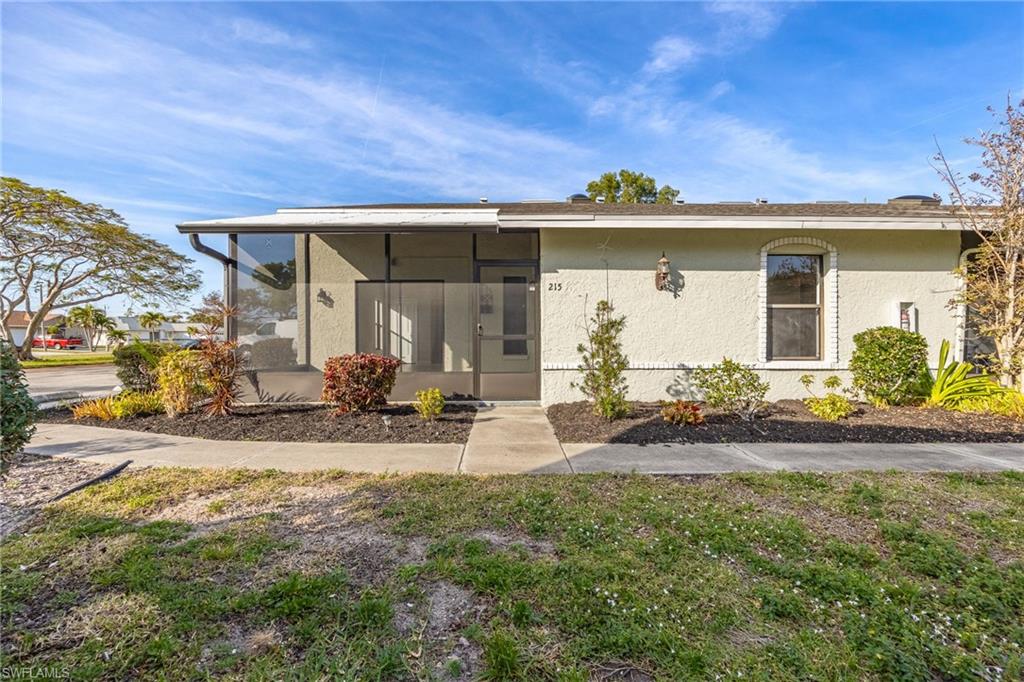 5113 SW 15th PL # 215 Property Photo 1