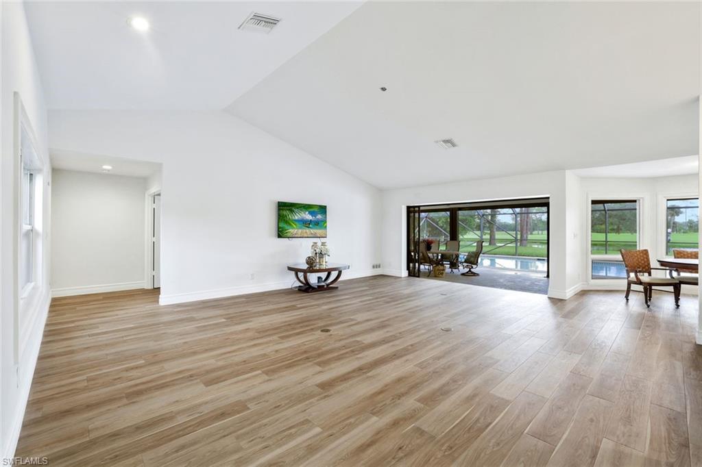 Vererans Memorial Real Estate Listings Main Image
