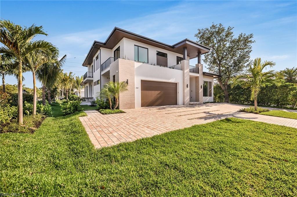 788 7th Ave N Property Photo 2