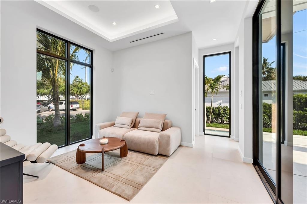 788 7th Ave N Property Photo 6