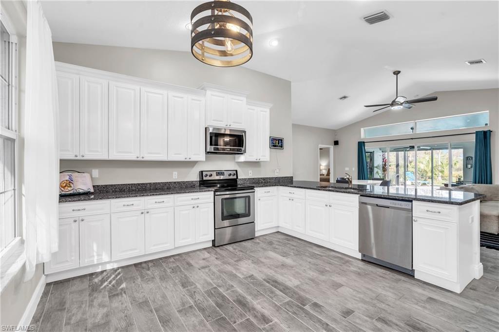 17230 Castleview Dr Property Photo 15
