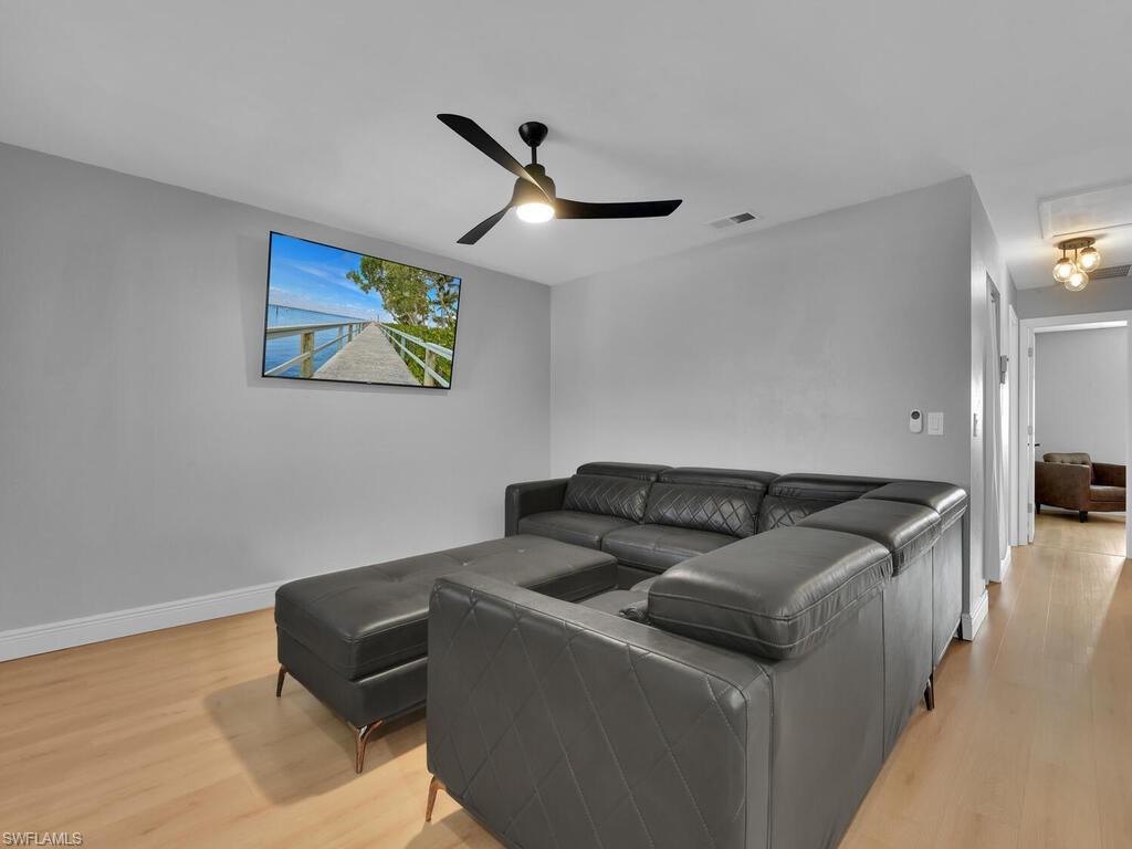 610 Sw 47th Ter # 2 Property Photo 5